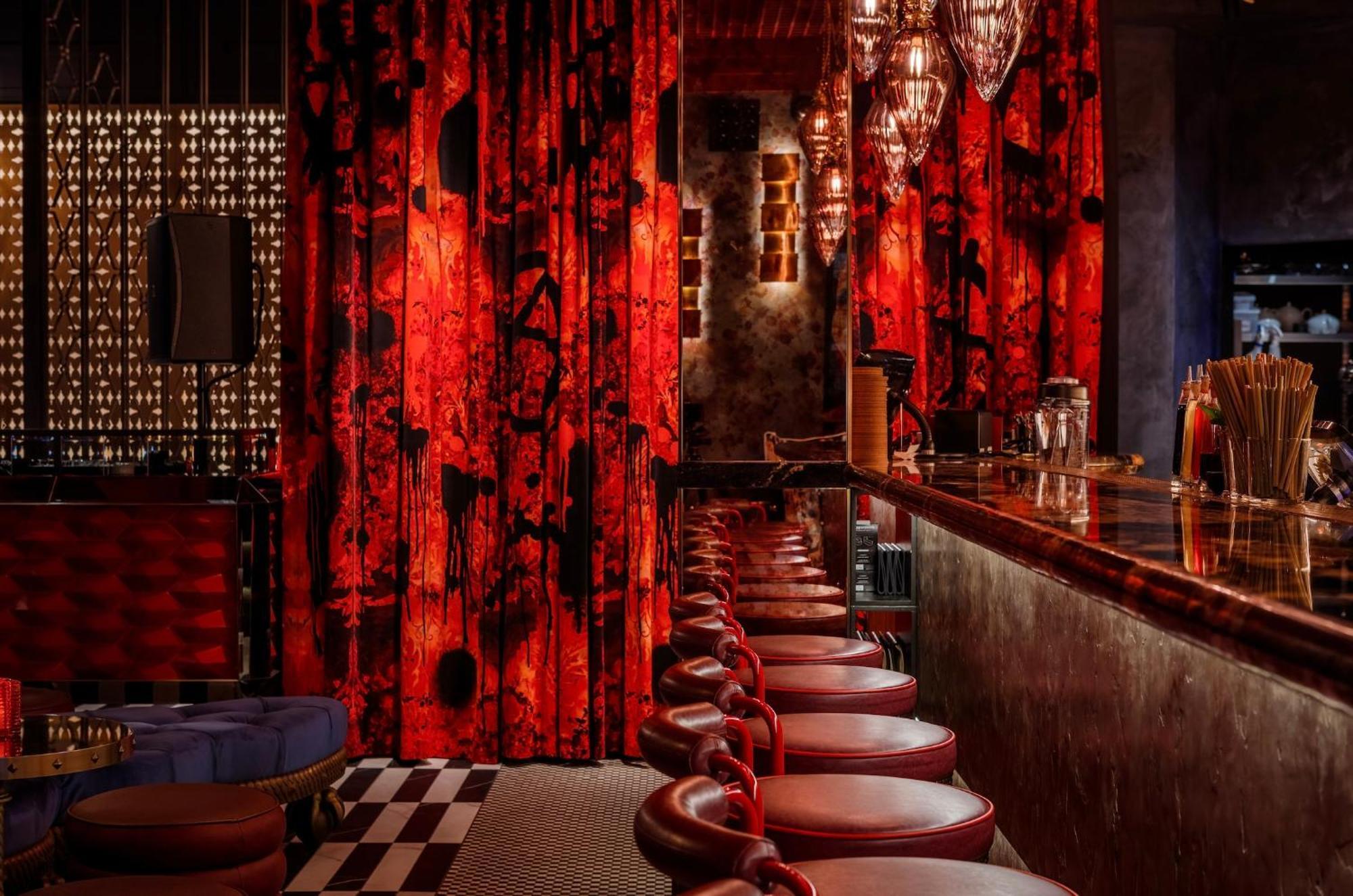 Chateau Denmark London Exterior foto The bar at Buddha-Bar London